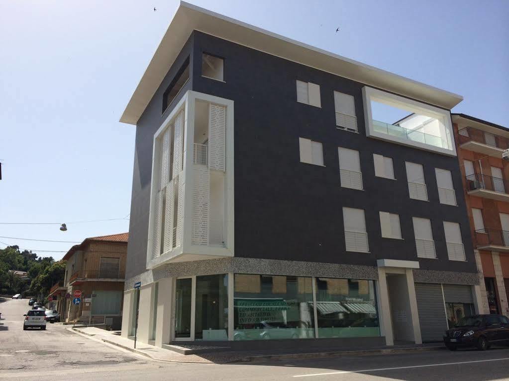 Residenza Domo Apartment ปอร์โต ซันเตลปีดิโอ ภายนอก รูปภาพ
